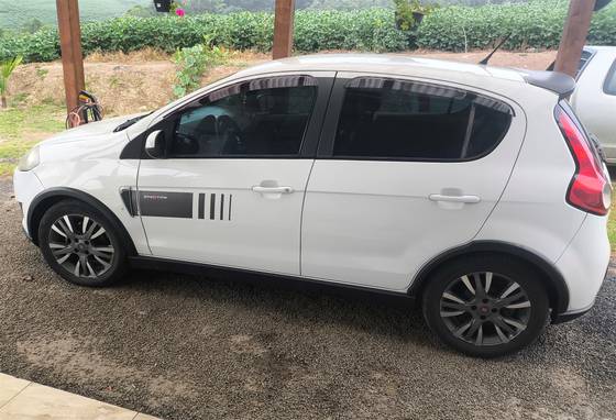 FIAT PALIO 1.6 MPI SPORTING 16V FLEX 4P MANUAL FIAT PALIO 1.6 MPI SPORTING 16V FLEX 4P MANUAL
